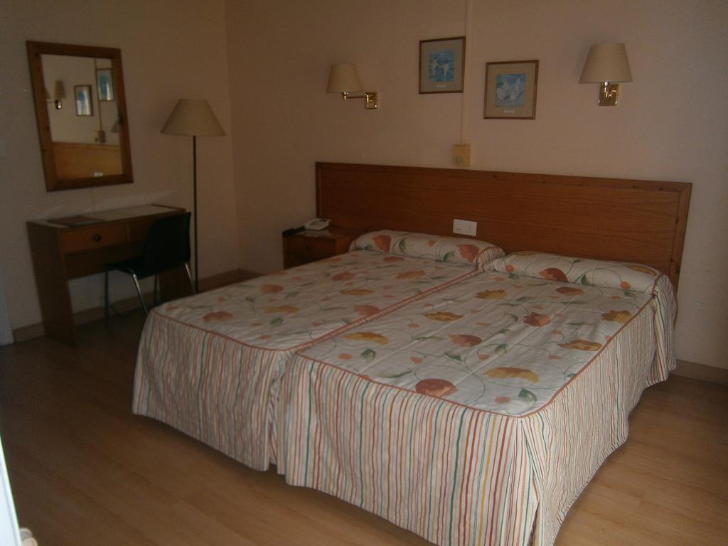 Hotel Goya Alicante Bagian luar foto
