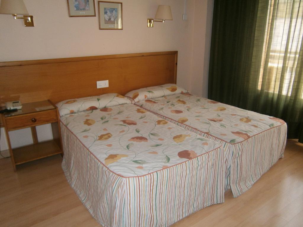 Hotel Goya Alicante Bagian luar foto