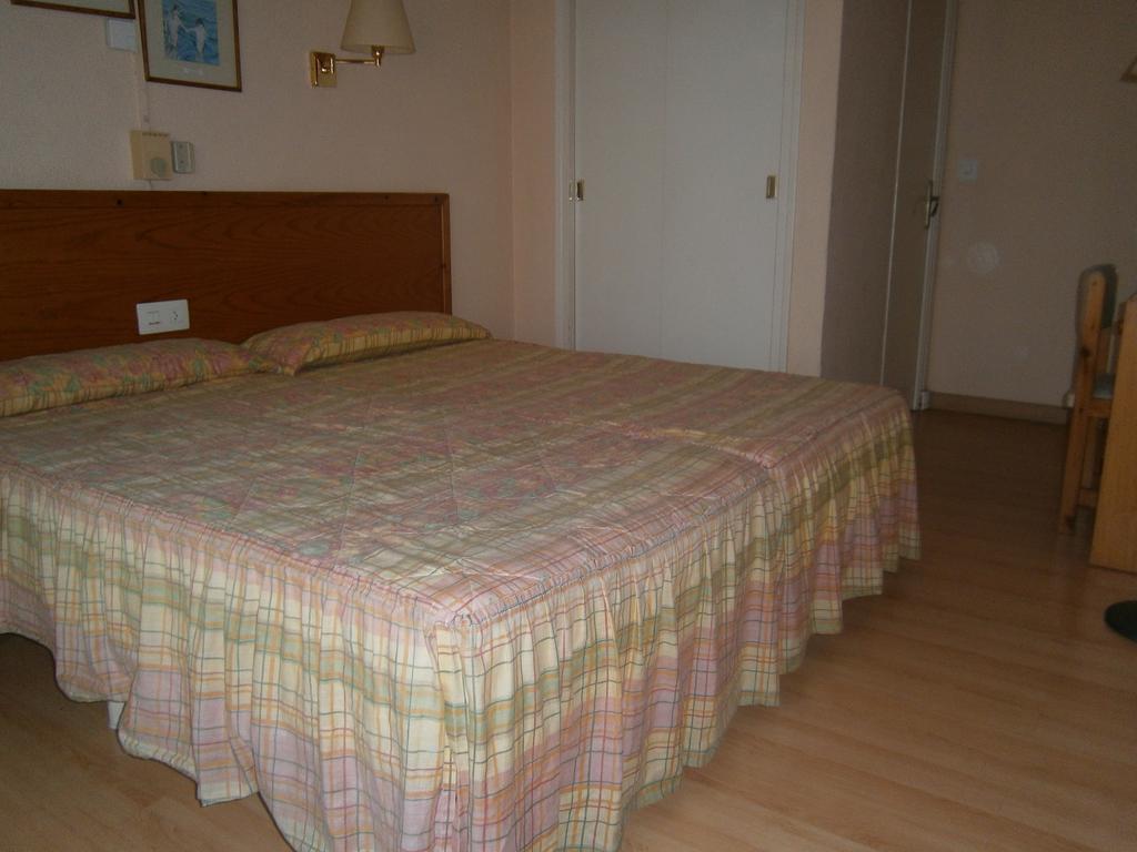 Hotel Goya Alicante Bagian luar foto