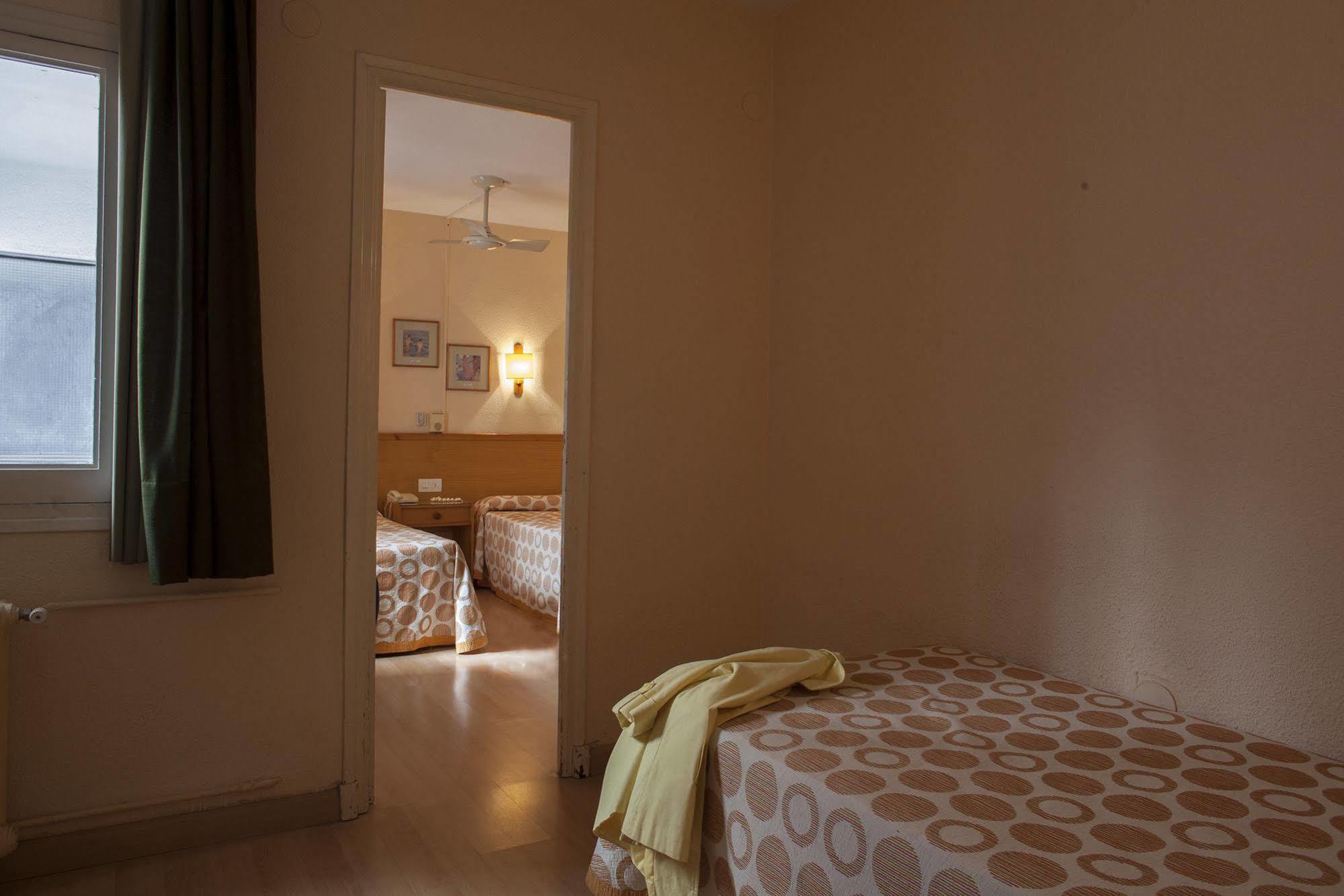 Hotel Goya Alicante Bagian luar foto