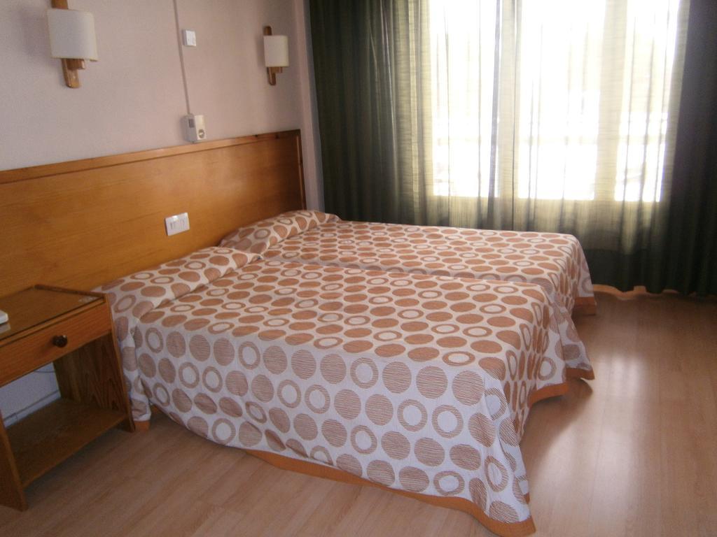 Hotel Goya Alicante Bagian luar foto